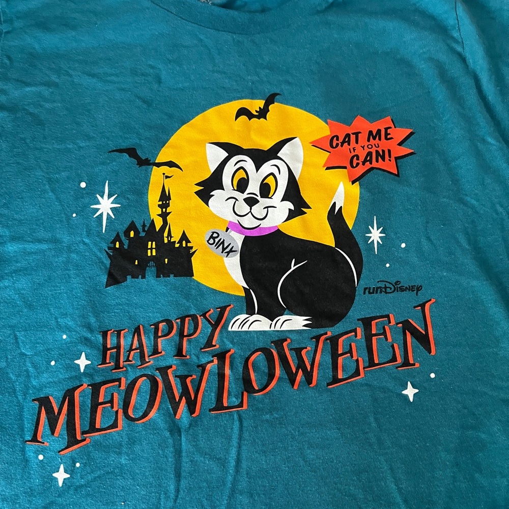 runDisney Figaro as Binx Teal Happy Meowloween Cat T-Shirt limited edition
